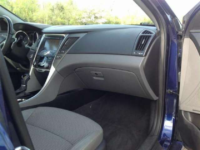 2011 Hyundai Sonata SE 4dr Sedan 6A